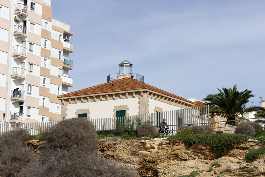 faro de ses coves blanques san antonio